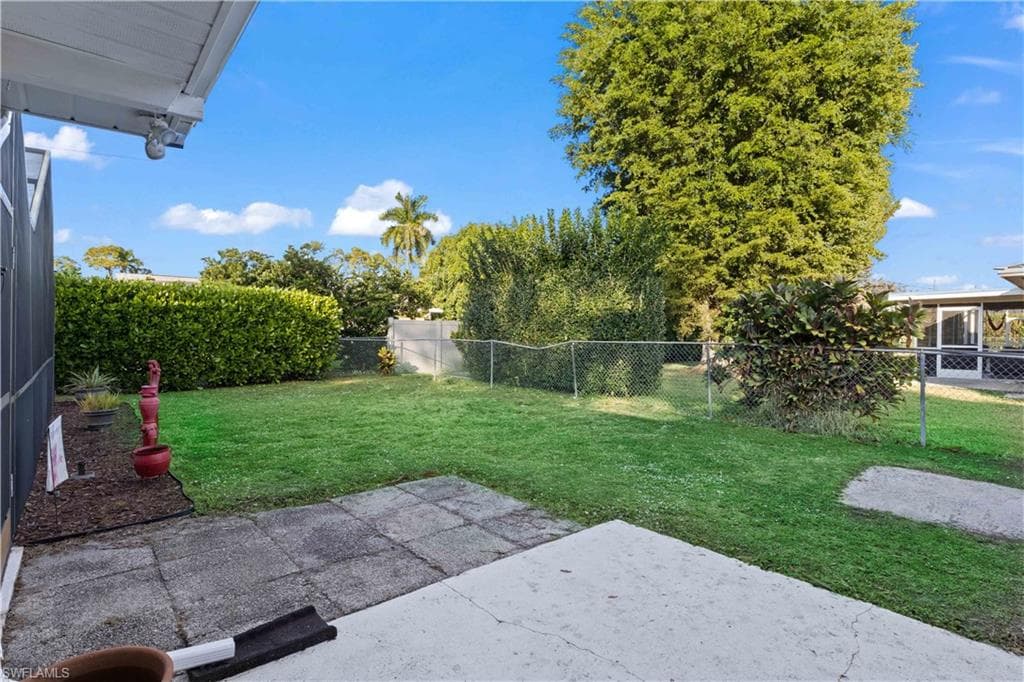 2249 Ephraim AVE, FORT MYERS FL 33907-34