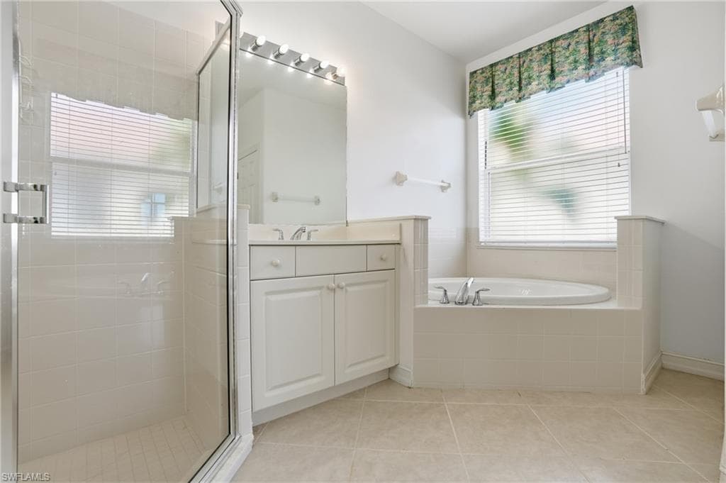 10537 Bella Vista DR, FORT MYERS FL 33913-22