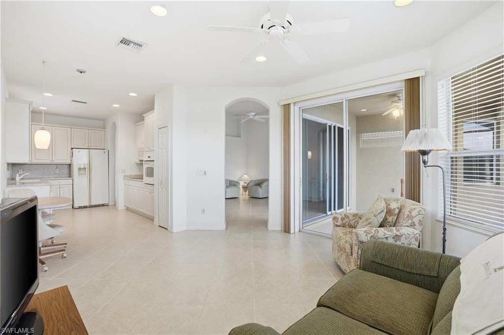 10537 Bella Vista DR, FORT MYERS FL 33913-11