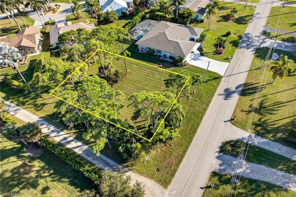 28195 Meadowlark LN, BONITA SPRINGS FL 34134-2