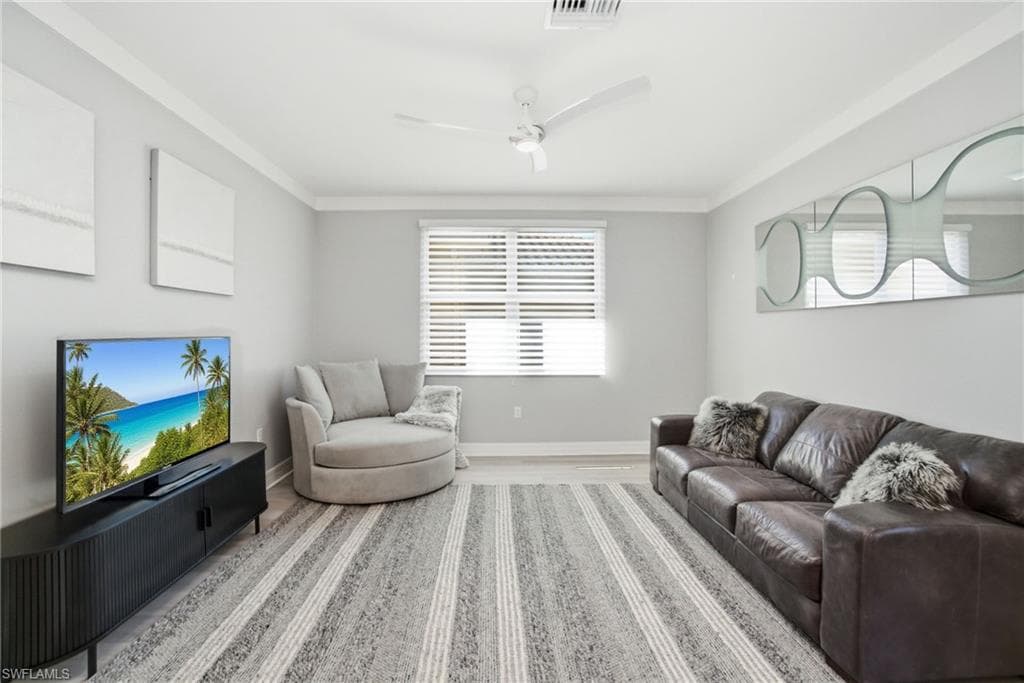 4654 Kensington CIR-11