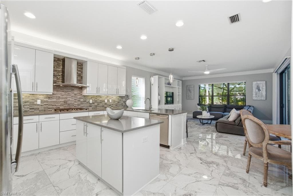 4654 Kensington CIR-8