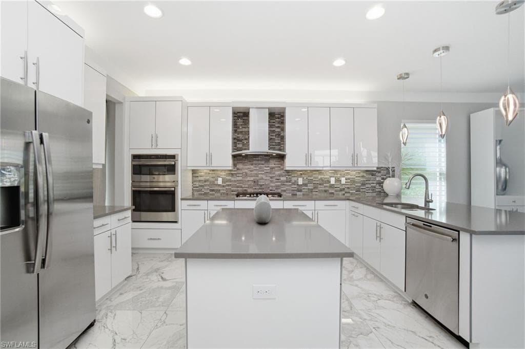 4654 Kensington CIR-9