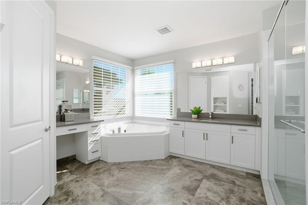 4654 Kensington CIR-13