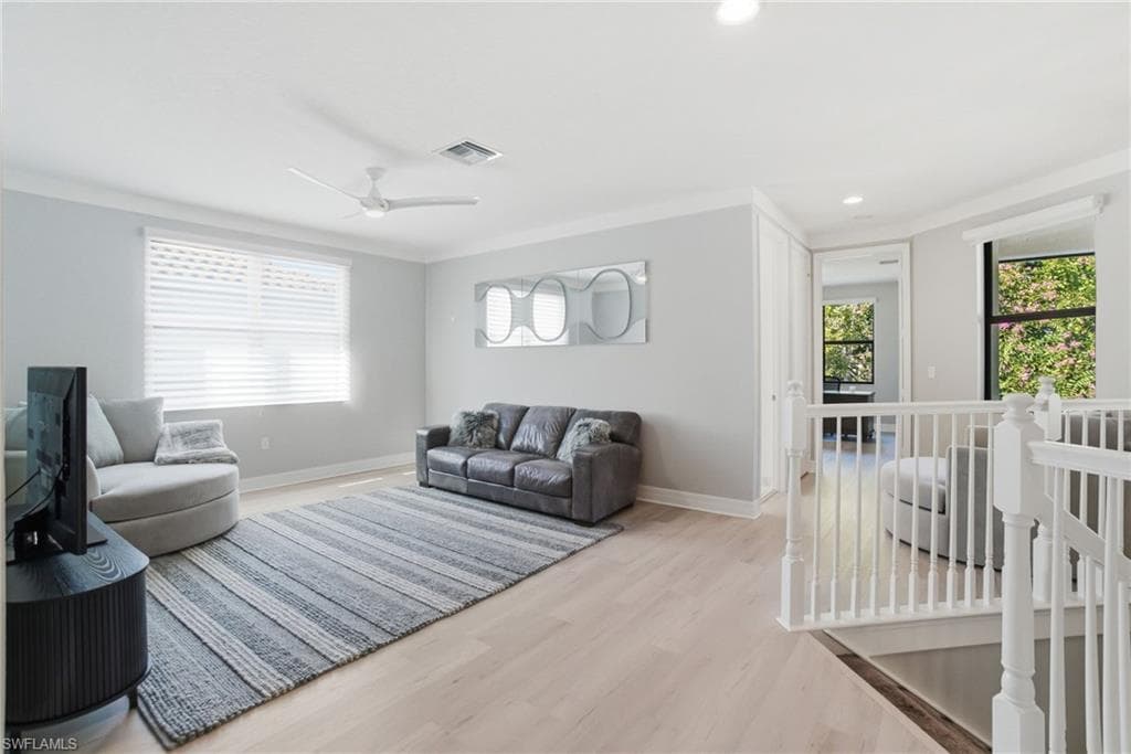 4654 Kensington CIR-10
