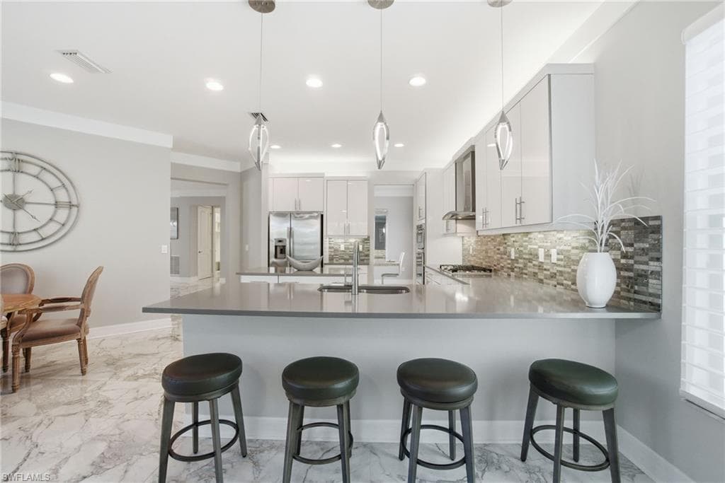 4654 Kensington CIR-7
