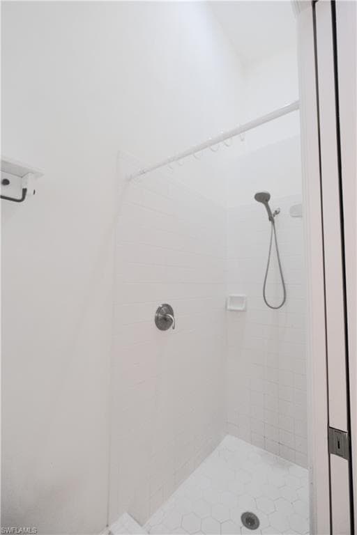 5442 Whitten DR, NAPLES FL 34104-16