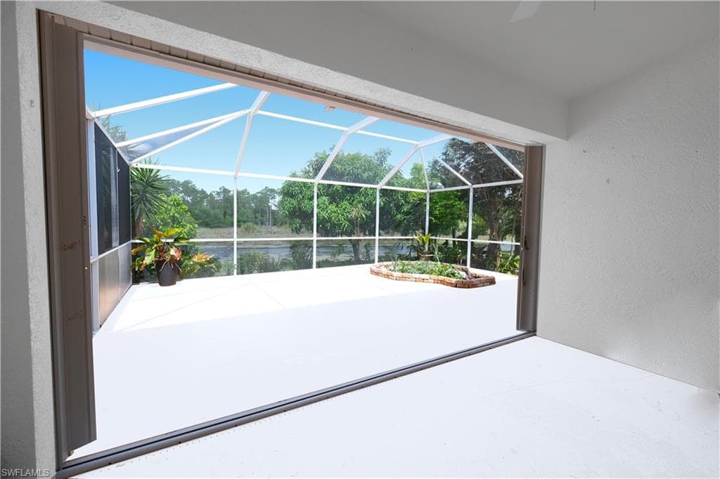 5442 Whitten DR, NAPLES FL 34104-19