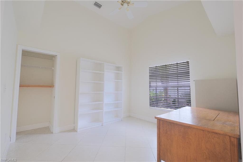 5442 Whitten DR, NAPLES FL 34104-9