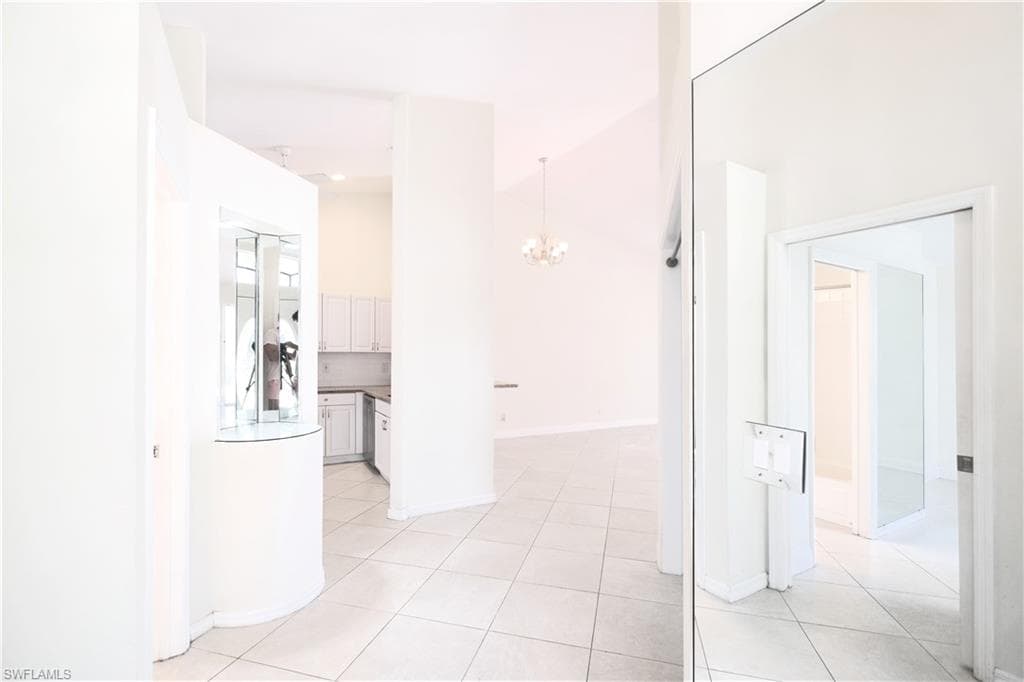 5442 Whitten DR, NAPLES FL 34104-3