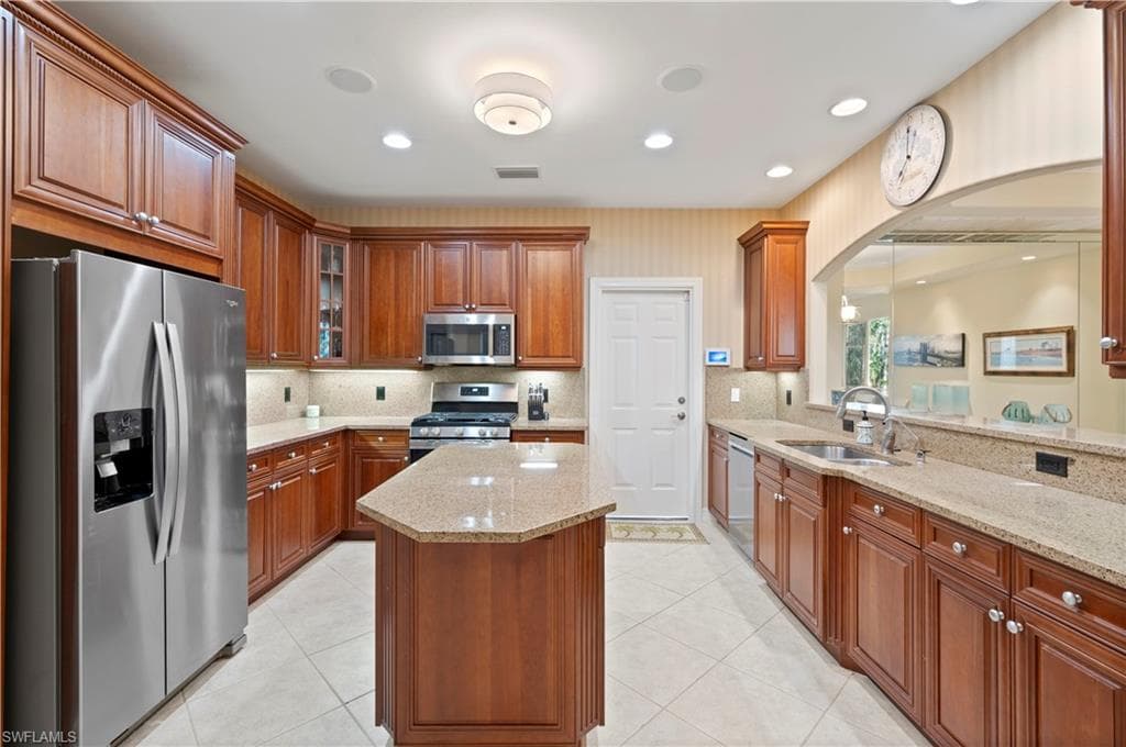 2809 Tiburon BLVD E 2-8