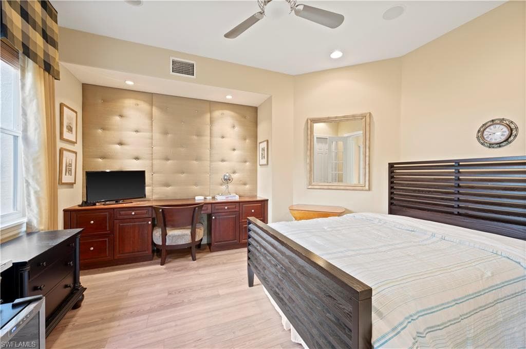 2809 Tiburon BLVD E 2-17