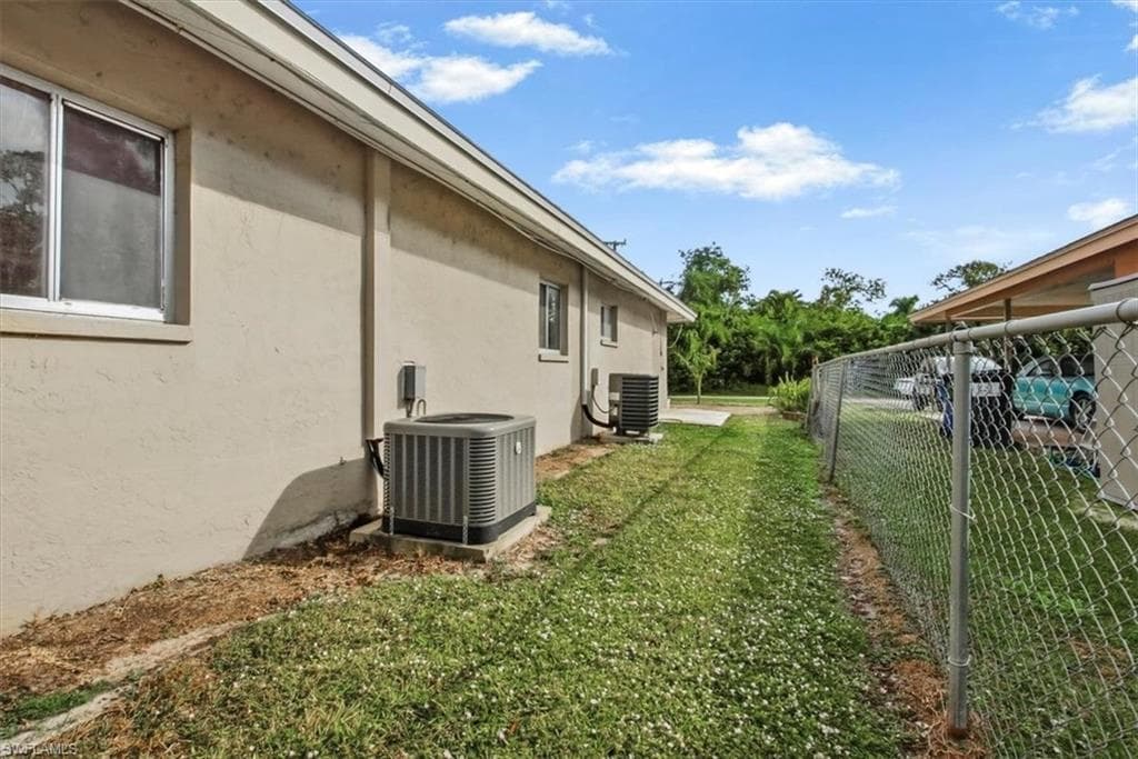 5824-5826 Algiers ST, FORT MYERS FL 33919-26