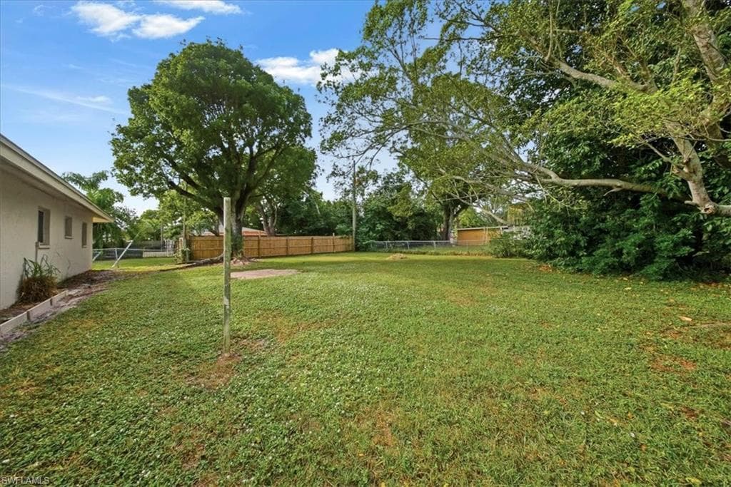 5824-5826 Algiers ST, FORT MYERS FL 33919-29