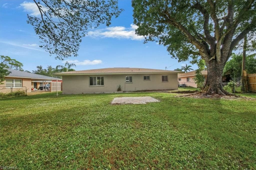 5824-5826 Algiers ST, FORT MYERS FL 33919-33
