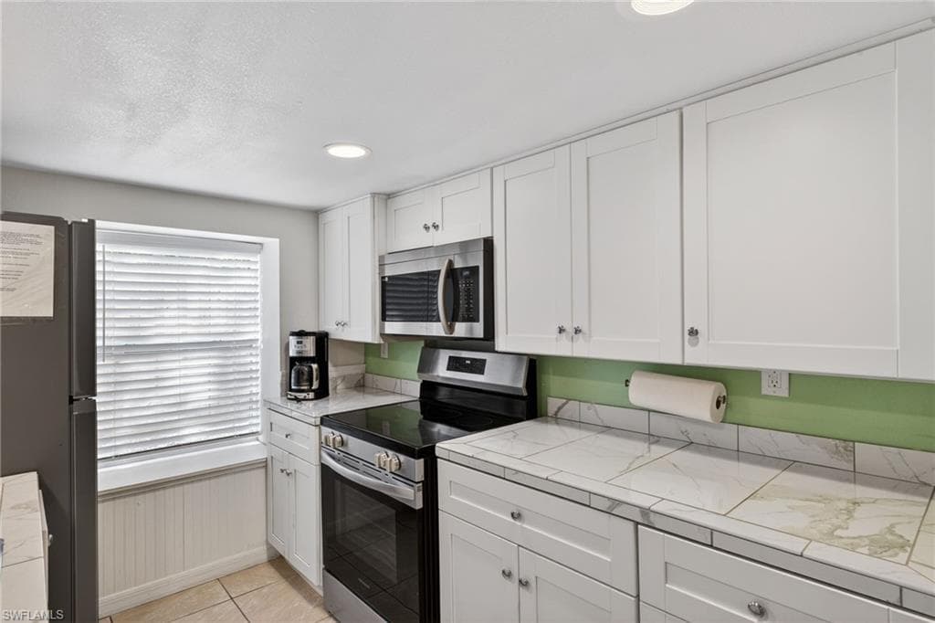 201 Miramar ST, FORT MYERS BEACH FL 33931-29