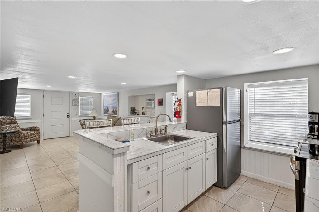 201 Miramar ST, FORT MYERS BEACH FL 33931-28