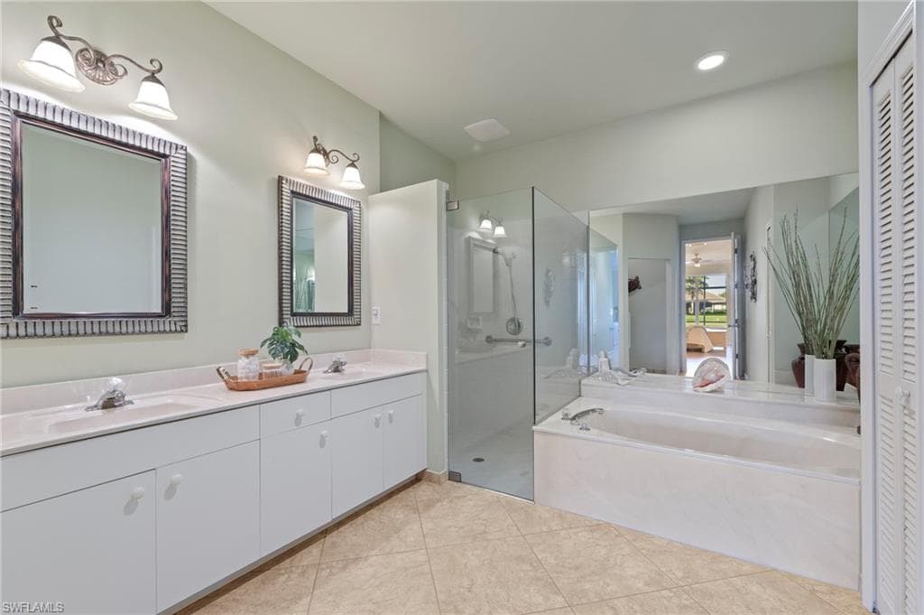 8583 Fairway Bend DR, ESTERO FL 33967-21