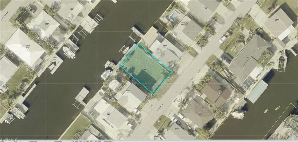 2596 Bayshore DR, MATLACHA FL 33993-4