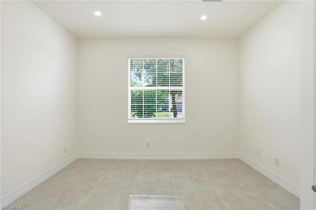 2251 Dancy ST, NAPLES FL 34120-18