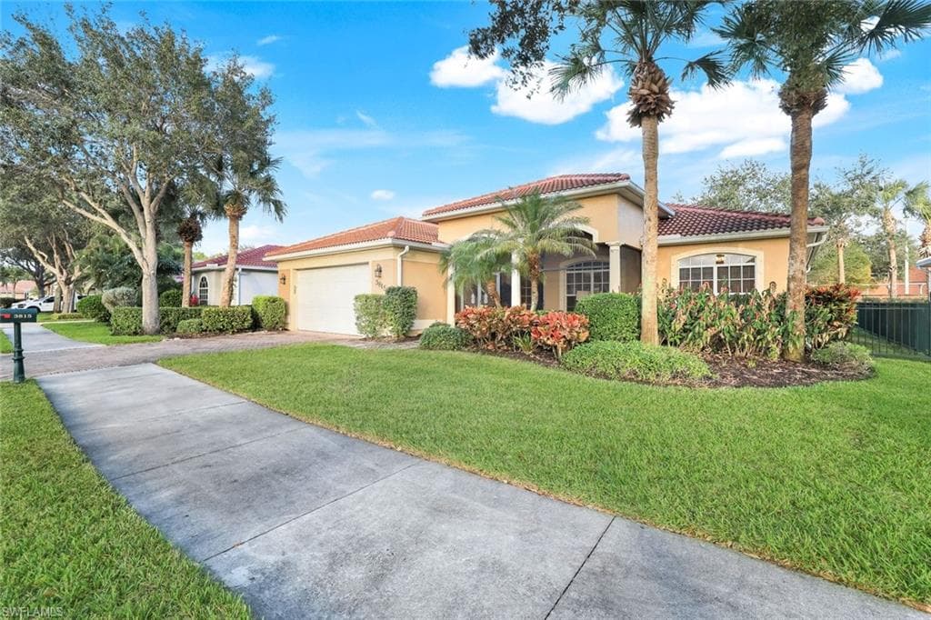 3815 Recreation LN, NAPLES FL 34116-1