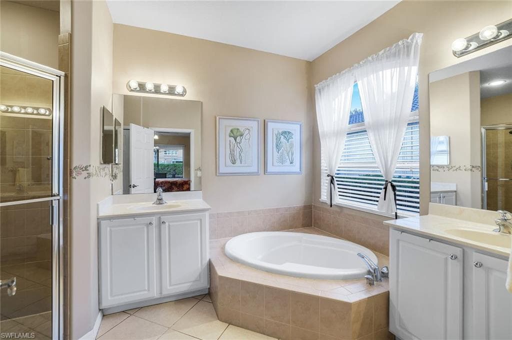 3815 Recreation LN, NAPLES FL 34116-15