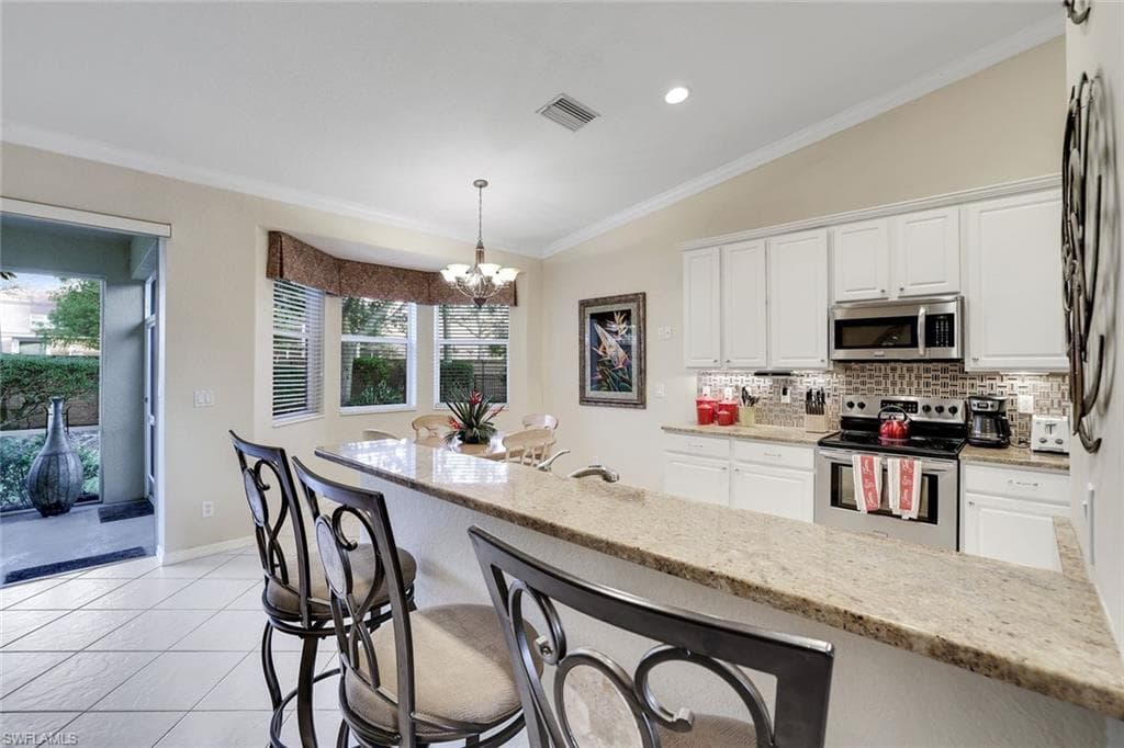 3815 Recreation LN, NAPLES FL 34116-8