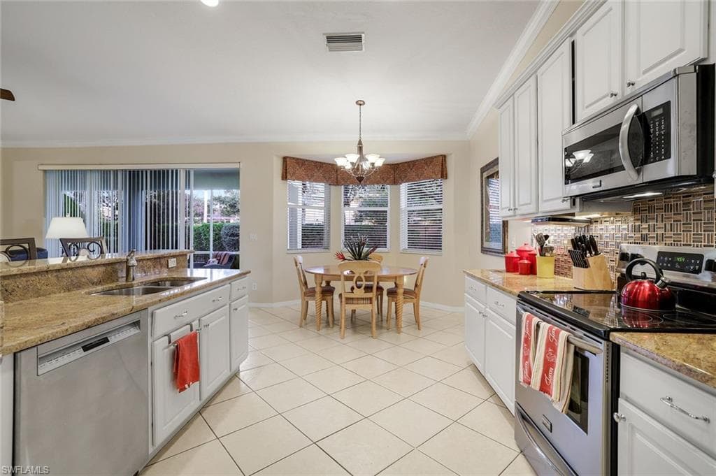 3815 Recreation LN, NAPLES FL 34116-9