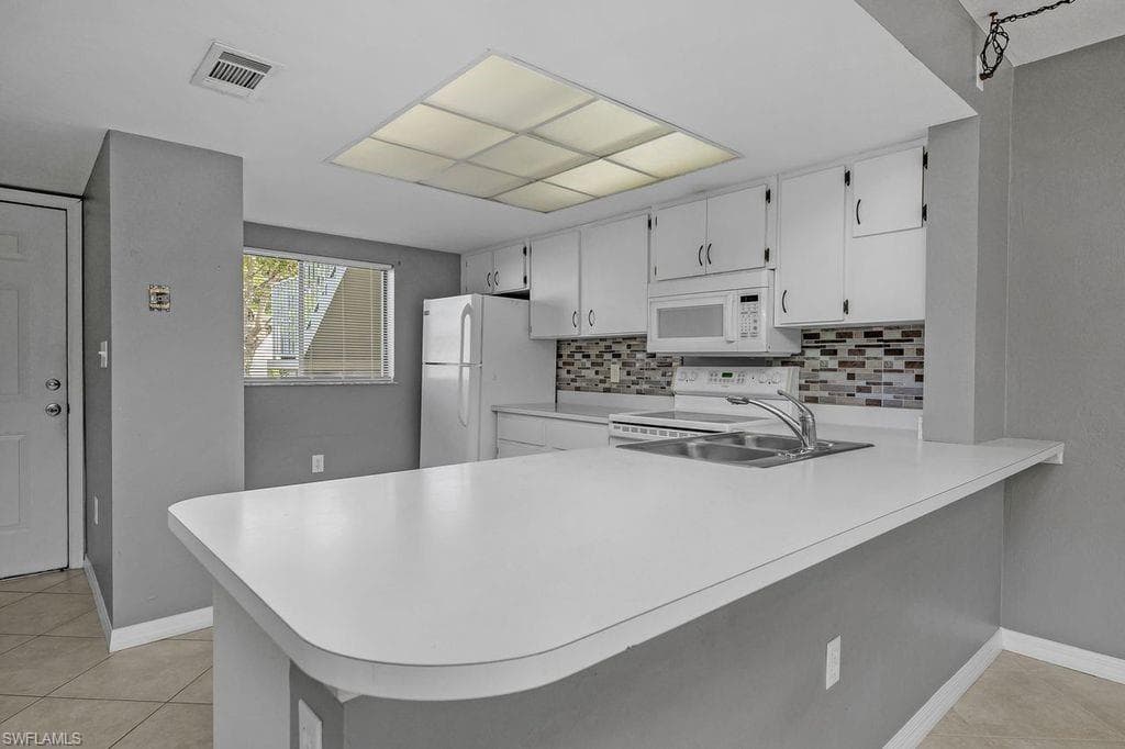 2360 Naples Trace CIR # 2, NAPLES FL 34109-2