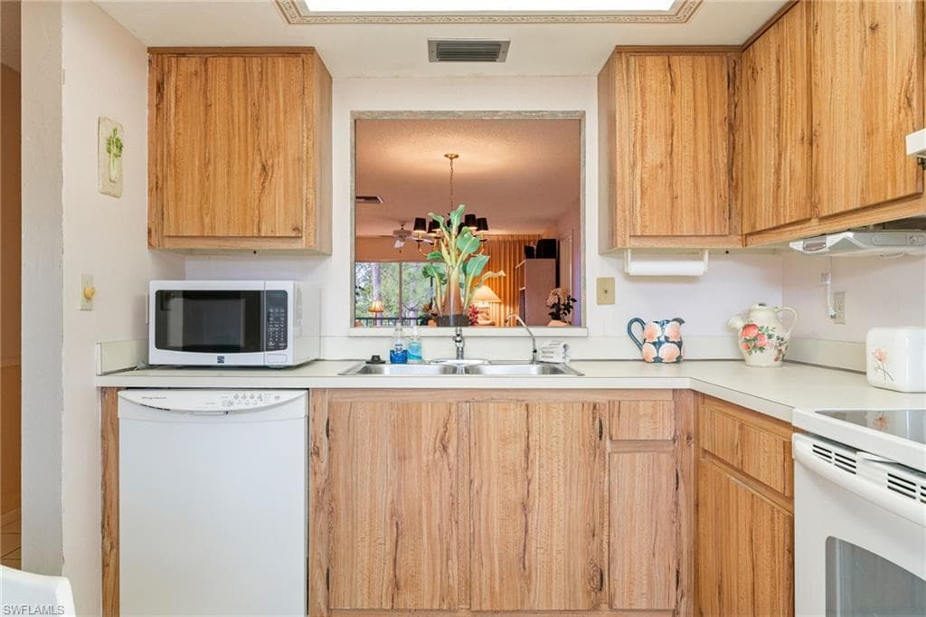 7086 Nantucket CIR # 6, NORTH FORT MYERS FL 33917-3