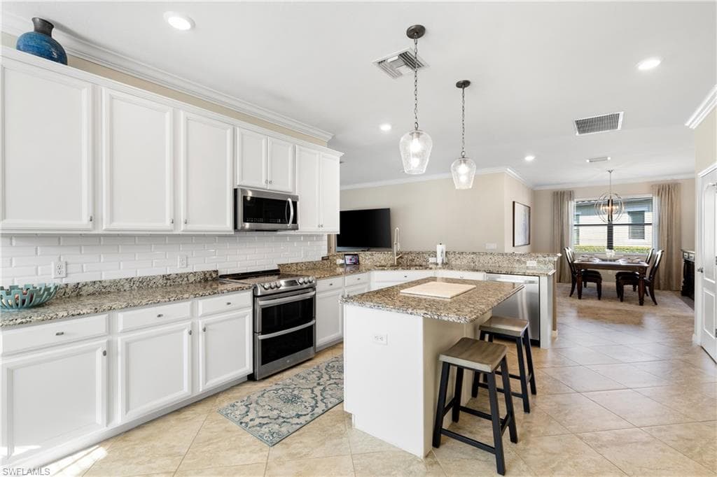 4698 Abaca CIR, NAPLES FL 34119-12