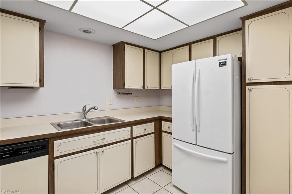 3906 SE 11th PL # 601, CAPE CORAL FL 33904-18