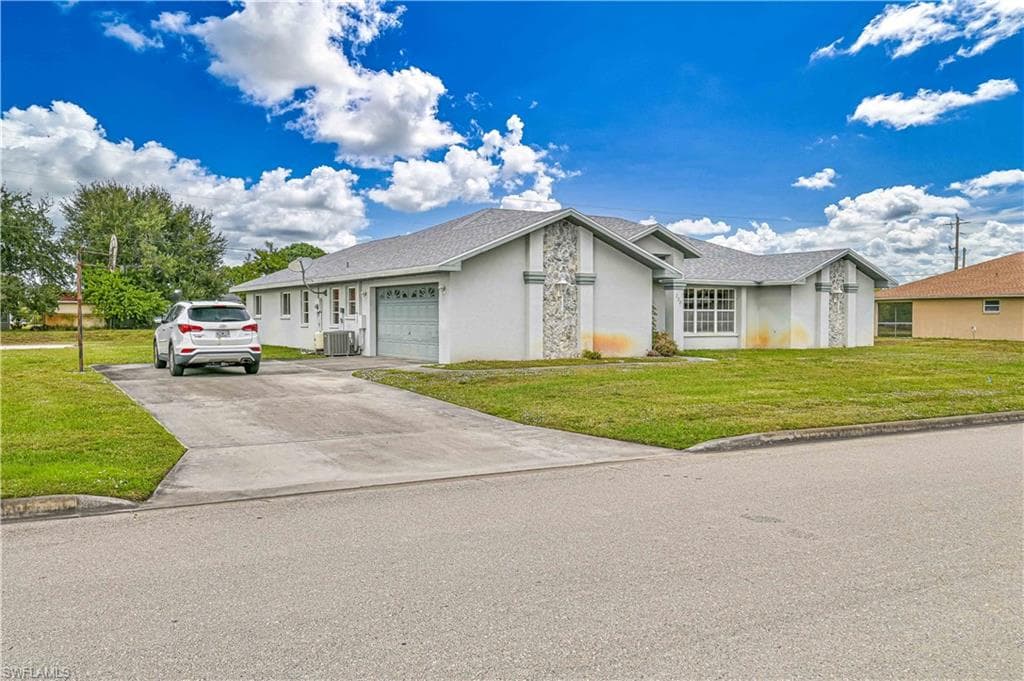 208 Danby RD, LEHIGH ACRES FL 33936-1