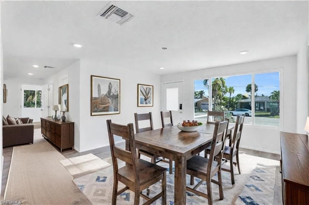 351 Jefferson CT, FORT MYERS BEACH FL 33931-21