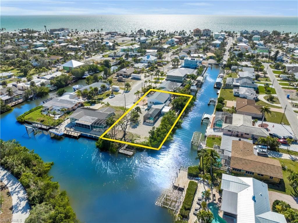 351 Jefferson CT, FORT MYERS BEACH FL 33931-39