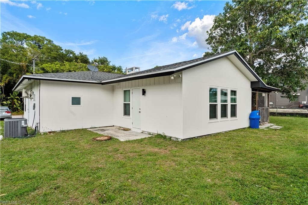 3586 Croton RD, NAPLES FL 34104-19