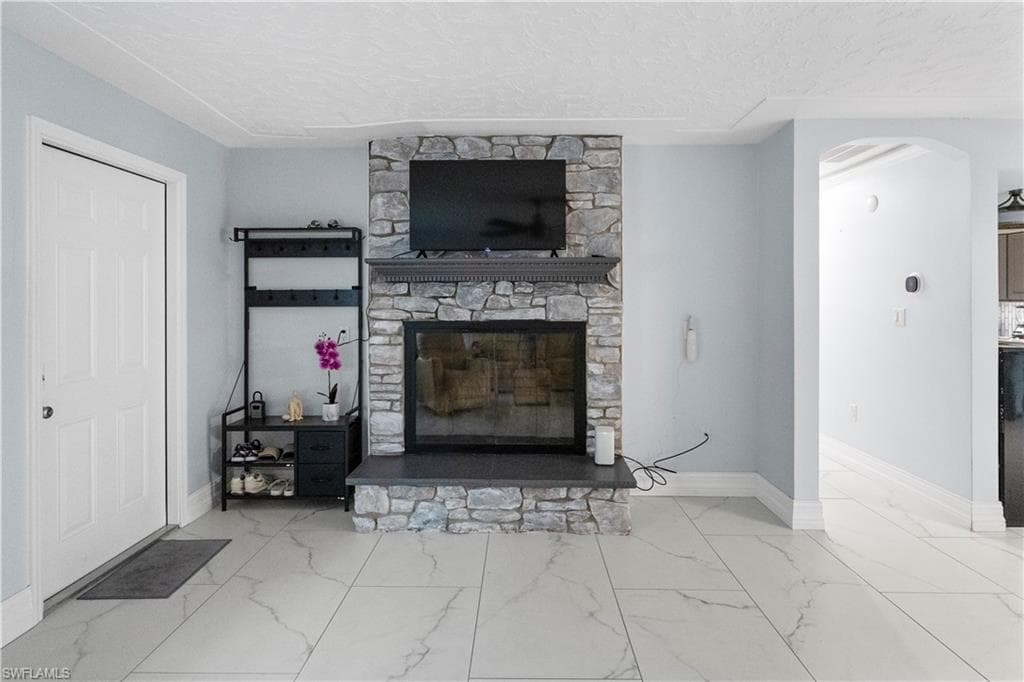 3586 Croton RD, NAPLES FL 34104-8