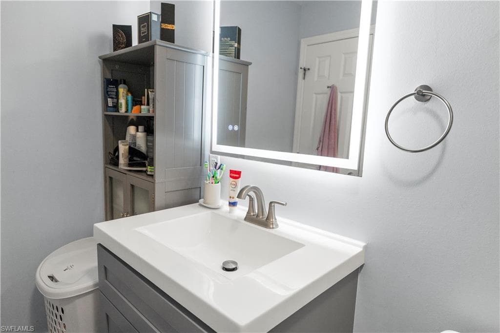 3586 Croton RD, NAPLES FL 34104-14