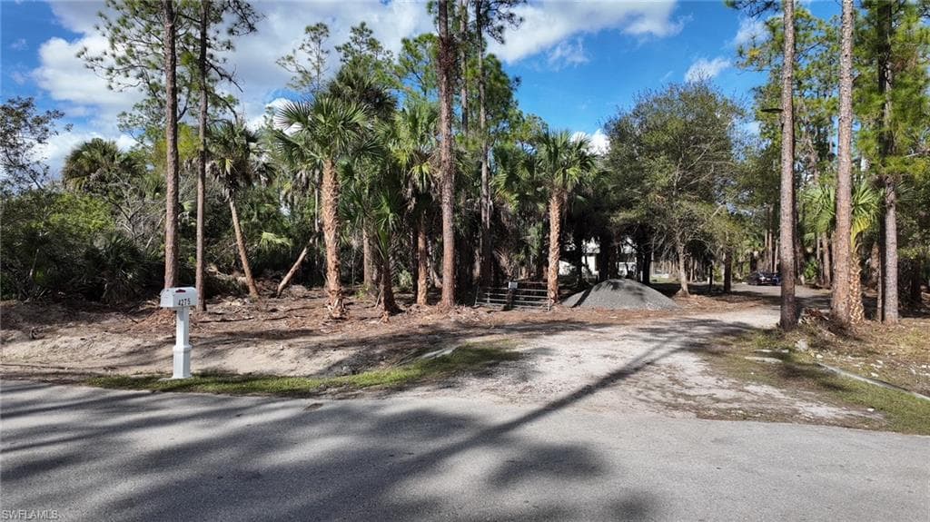 4275 4th AVE NE, NAPLES FL 34120-33