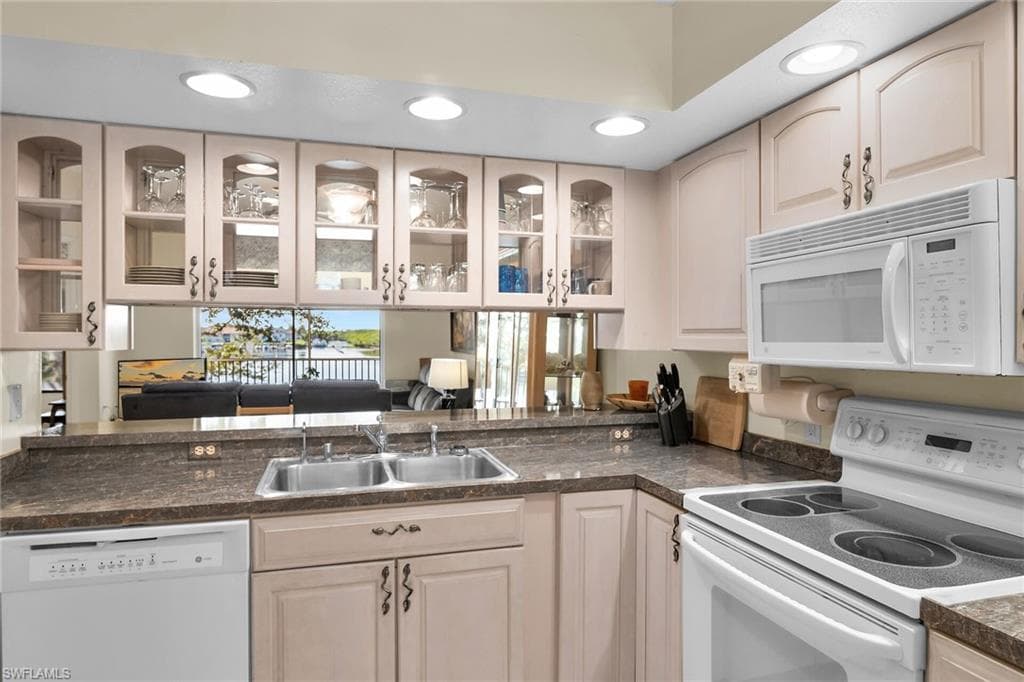 290 Newport DR 107-10