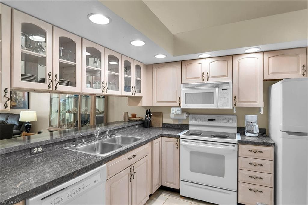 290 Newport DR 107-7