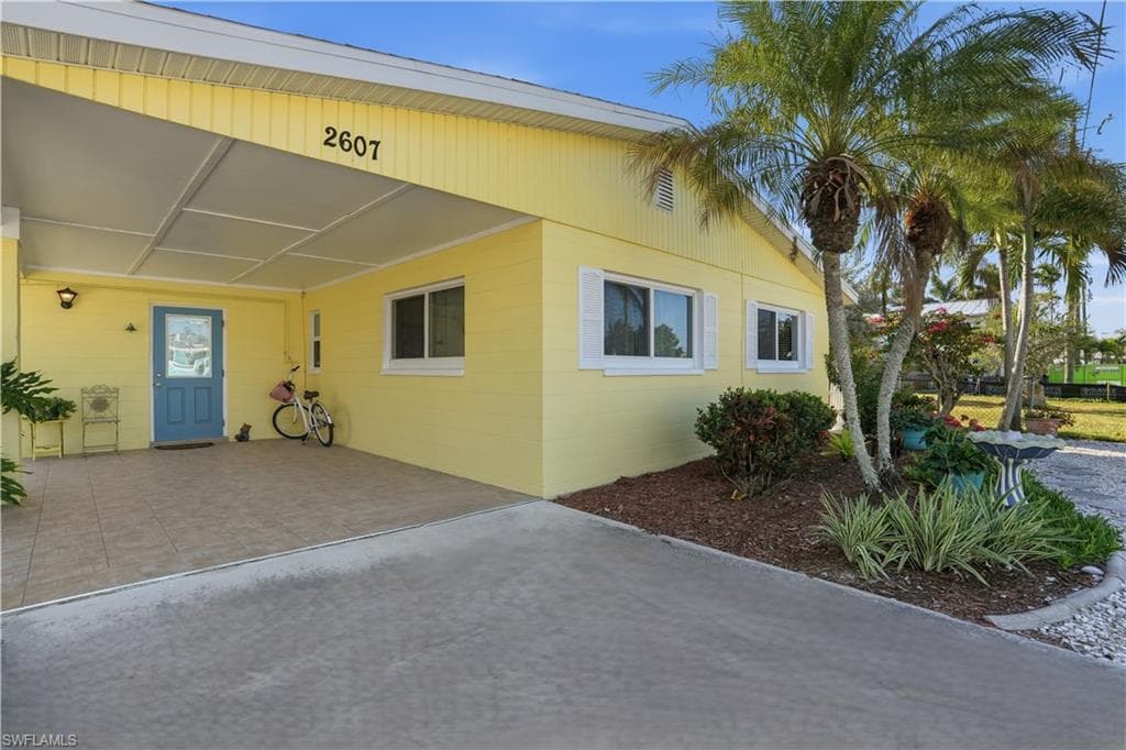 2607 Bayshore DR, MATLACHA FL 33993-36