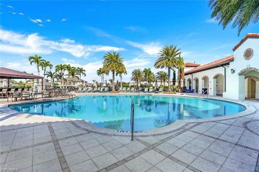 16374 Viansa WAY # 302, NAPLES FL 34110-25