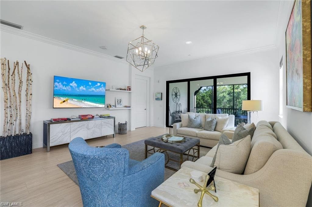 16374 Viansa WAY # 302, NAPLES FL 34110-2