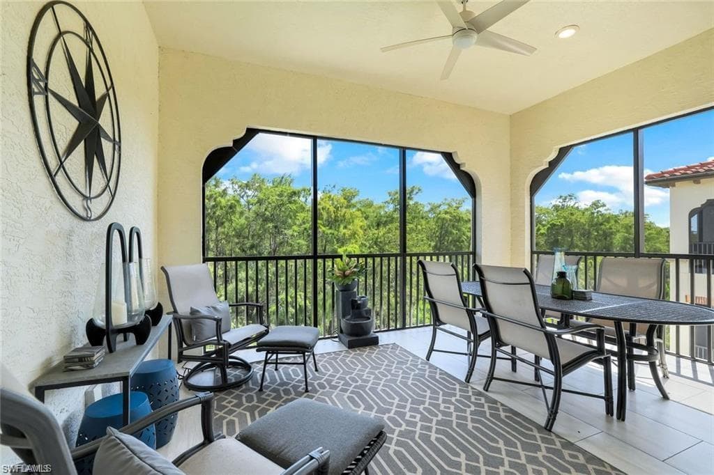 16374 Viansa WAY # 302, NAPLES FL 34110-19