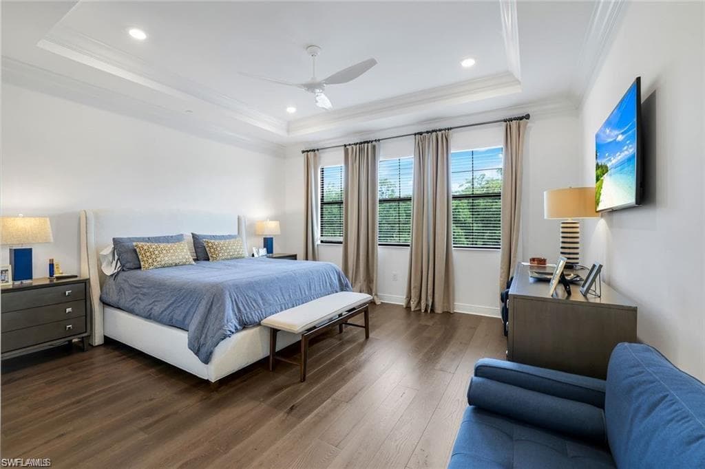16374 Viansa WAY # 302, NAPLES FL 34110-8