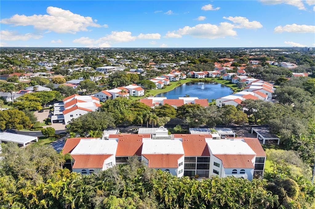 592 Beachwalk CIR # N102, NAPLES FL 34108-26