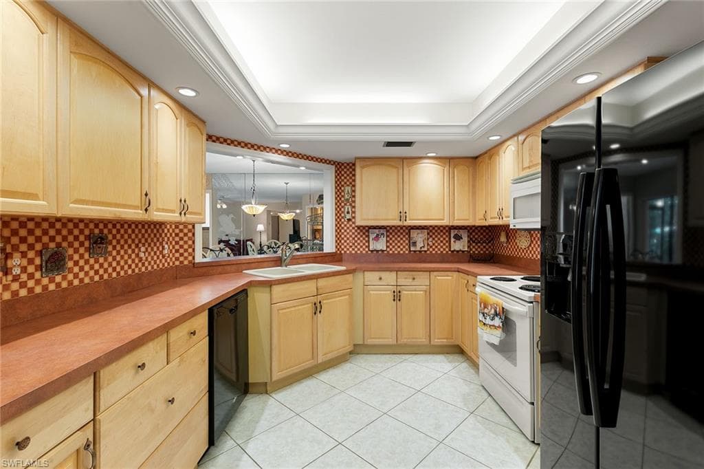 592 Beachwalk CIR # N102, NAPLES FL 34108-5