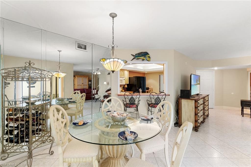 592 Beachwalk CIR # N102, NAPLES FL 34108-11