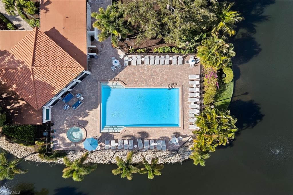 592 Beachwalk CIR # N102, NAPLES FL 34108-31